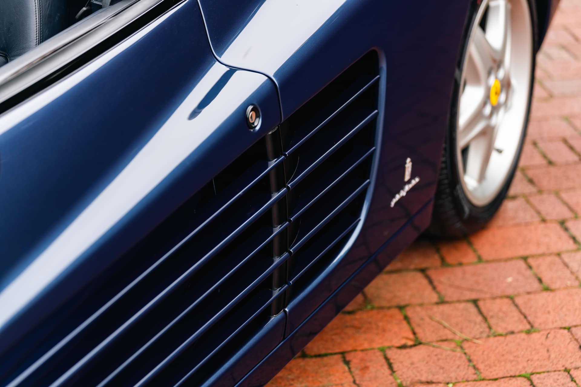 カートラベル 53他 1993 Ferrari 512 TR Spyder | Girardo & Co